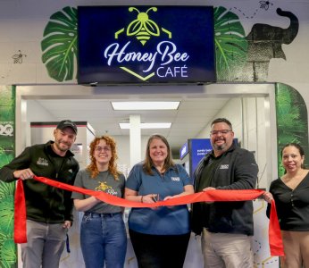 Friends of the Rosamond Gifford Zoo & Skaneateles Community Center Announce Skaneateles Expansion of Honey Bee Café